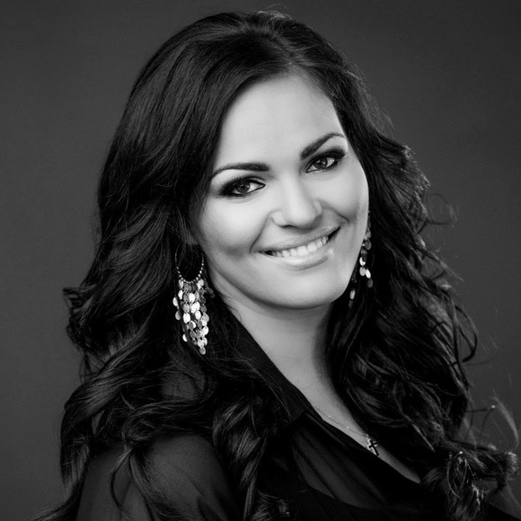 Meet your Posher, Dina - Picture 1 of 1